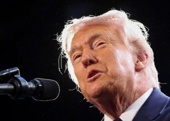 ترامب: عواقب عسكرية غير مسبوقة على إيران إذا زرعت ألغامًا في مضيق هرمز