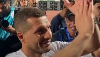 طارق حامد يعلن اعتزاله كرة القدم بعد مواجهة شباب بلوزداد في ليلة وداع مؤثرة