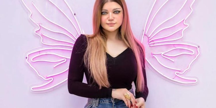 ياسمين الخطيب في زيارة خاصة لـ “Fairy Clinic” وتثني على جودة الخدمات