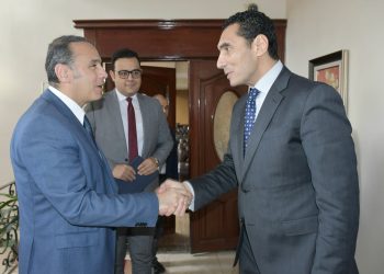 وزير الشباب والرياضة يبحث مع رئيس هيئة الرقابة المالية تعزيز أطر التعاون المشترك